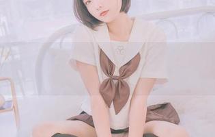 不止是礼服，更是Messie Huang的态度——这份高清作品集，尽在不言中。